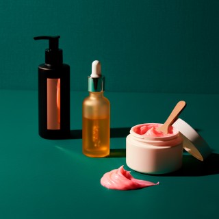 Минималистичный уход: 3 средства FFF для идеальной кожи без перегруза