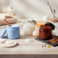 Почему скрабы на основе соды мягче, чем на соли или ореховой скорлупе?